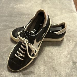 Tiurai Black and Silver Sneakers size 39